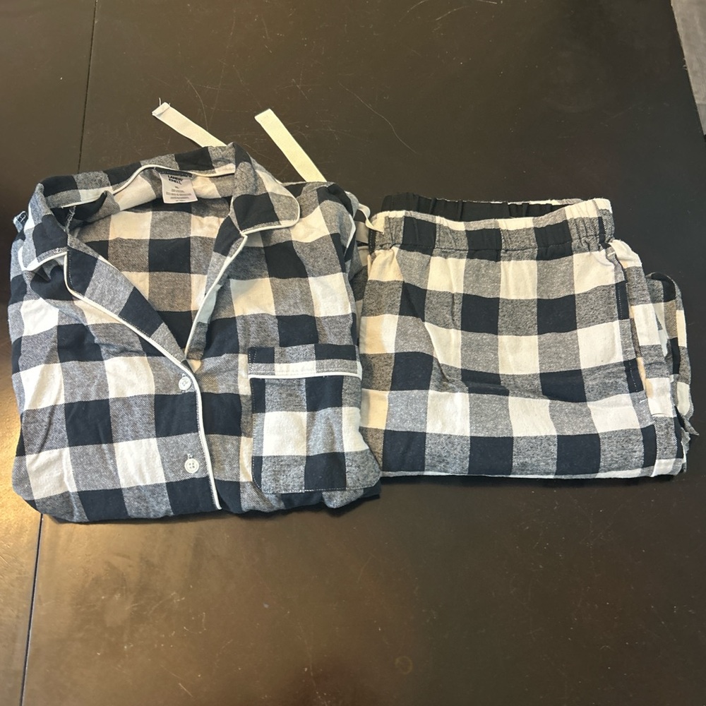Black and white plaid pj set
